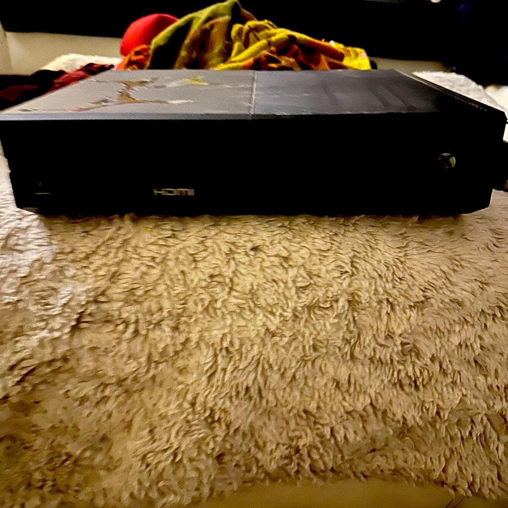 Xbox one 1Tb (Good condition)
